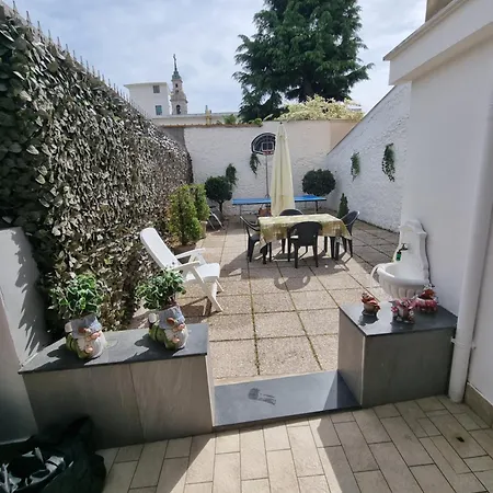 Miriam's House ポンペイ